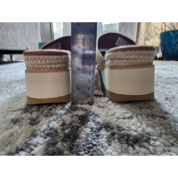 TOM'S Noelani Platform Wedge Sandals Women's Sz 8.5 Natural/Gold 10022418 Sparkl - Picture 4 of 8